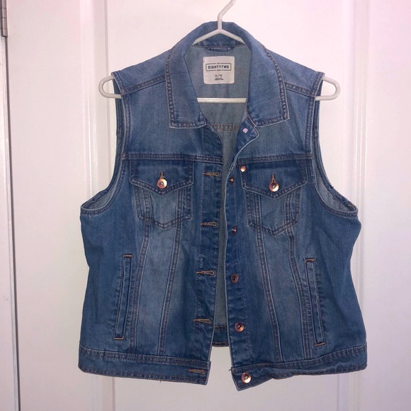 Women’s Denim Vest - Picture 1 of 3